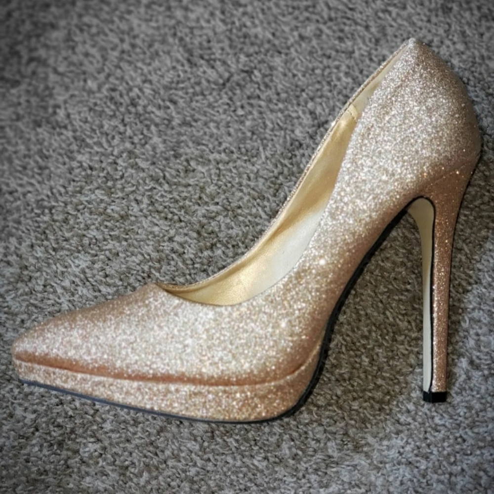 Lasonia Gold Glitter Heels